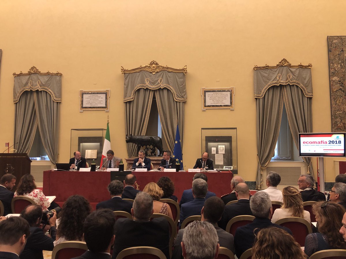 Presentazione del Rapporto Ecomafie 2018 presso <a href="/Montecitorio/">Camera dei deputati</a> alla presenza del Ministro @SergioCosta_min e del Procuratore Naz. Antimafia Federico Cafiero De Raho. Lo Stato vince sempre! <a href="/Legambiente/">Legambiente</a> <a href="/minambienteIT/">minambienteIT</a> <a href="/ISPRA_Press/">ISPRA - Ist. Sup. Protezione e Ricerca Ambientale</a> <a href="/_Carabinieri_/">Arma dei Carabinieri</a> <a href="/GDF/">Guardia di Finanza</a> <a href="/ItalianNavy/">Marina Militare</a> <a href="/guardiacostiera/">Guardia Costiera</a>