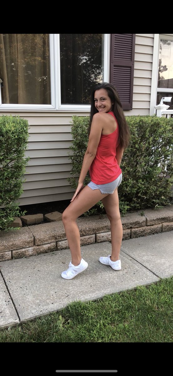 Jess_Pisano's tweet photo. Getting ready for cheer in my new Chassé tank!! #chasseathlete2018 #mychasseway #livelovecheer @ChasseCheer https://t.co/OqJnzZwEij