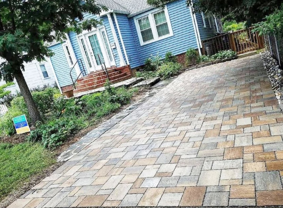 techotaphouse's tweet photo. Another stunning #BeforeandAfter #CurbAppeal transformation w/ this #EcoFriendly #Permeable #PaverDriveway by #TechoPro @customstonescaping using #TechoBloc #MistaRandom Champlain Grey + Chestnut in #ArlingtonVA 👏 #SaveTheBay #CleanWater 💦
@Stonescaping @techobloc @stonethack https://t.co/0FKMdPHWTt