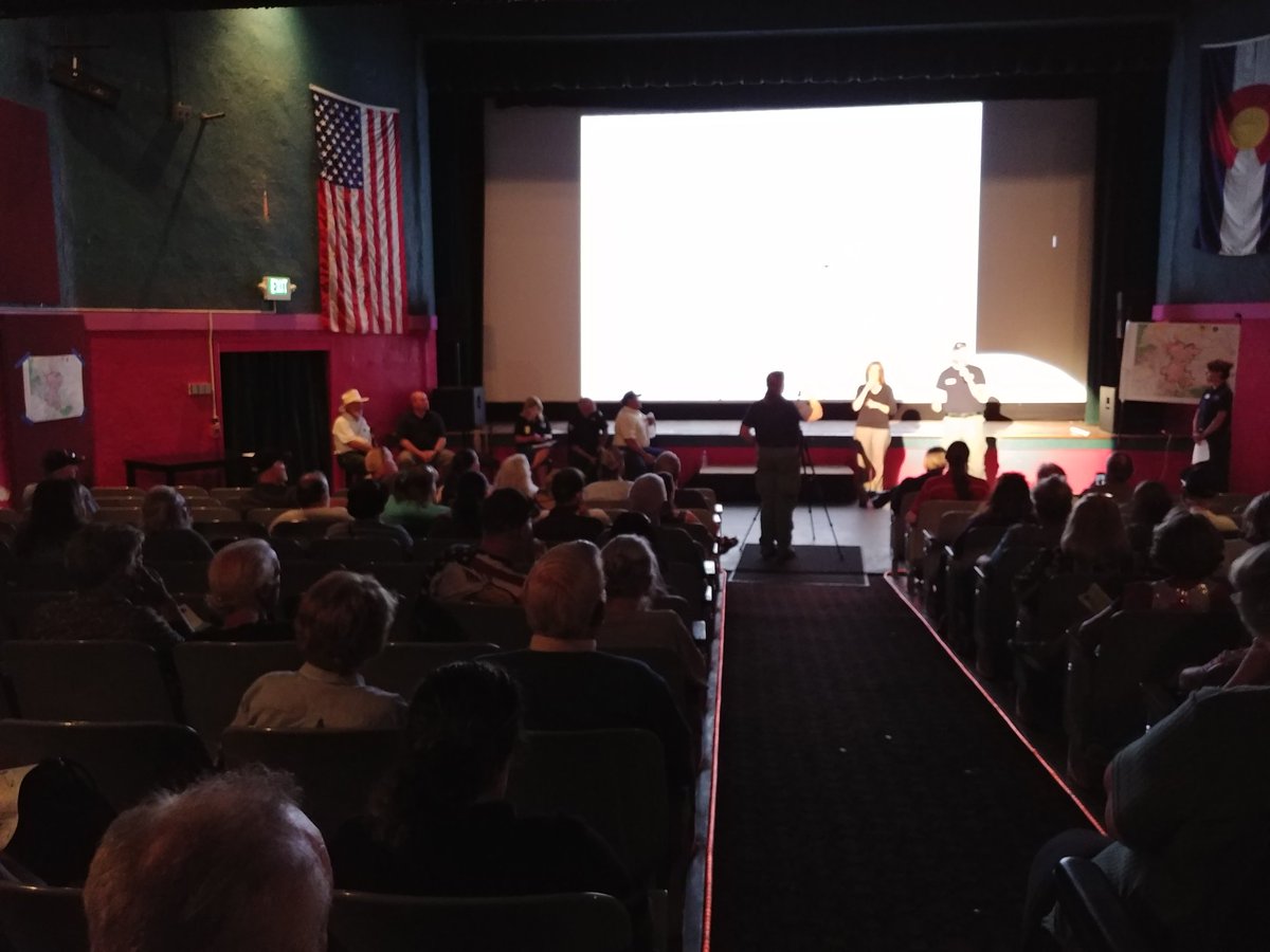 SamKraemerTV's tweet image. The Walsenburg community meeting is underway #SpringFire #NorthSpringFire @KOAA