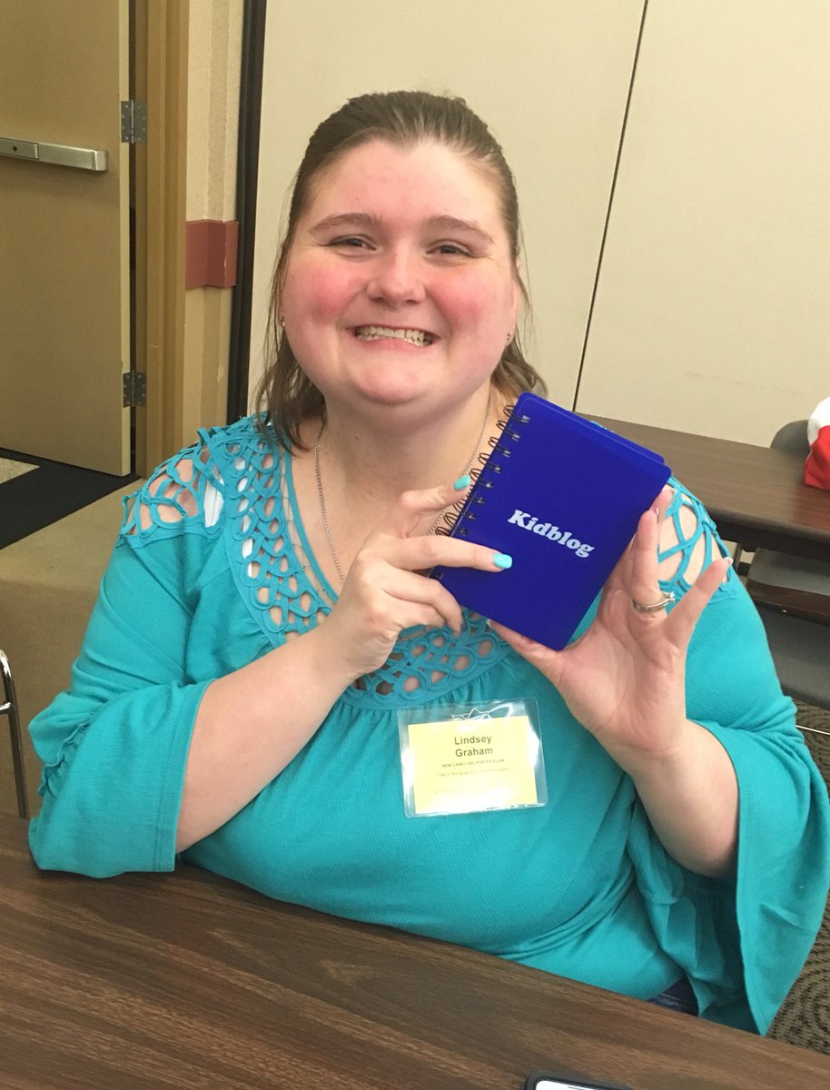 mrodz308's tweet photo. Had fun presenting Blogging in a Dual Language Classroom at @escregion6 Bilingual Conference. #HourofBlog @Kidblog https://t.co/CiYUOTsoyL
