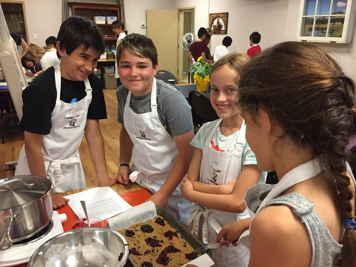 Project_CHEF's tweet photo. Terrific #teamwork with tasty results at our #summercookingcamp @ChoicesMarkets . #tomatosoup #baguette #salsa roll ups & #chocolateraspberryblondies . #lunchday https://t.co/RrJOit3hdm