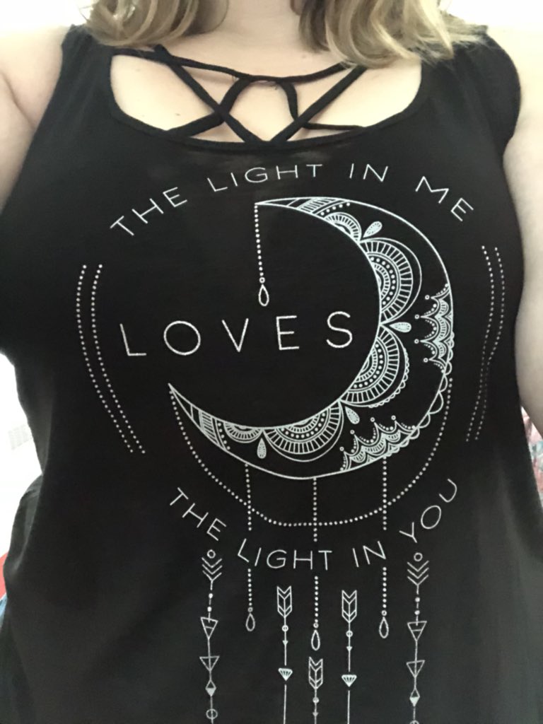 Snoelle9's tweet photo. @Apocalypto_12 #alluminati #apocalytes I found the perfect 🌟 shirt to represent how I feel about the community 😁 love you all with all my heart 💜 https://t.co/SHUBj8Lhmd