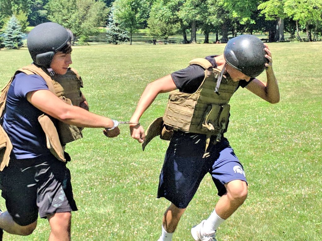 BCPONJ's tweet photo. 🏃🏃♀️ is part of every #juniorpoliceacademy, #YouthAcademy, or organized #summer activity for young people...but running while handcuffed, wearing 20 lbs. of police gear?!
Only with #BCPONJ & @BergenCountySo at #BergenCounty Youth Academy!
Day One ✅
#YA2018 #LESM #Police https://t.co/bbR36Dbrgn