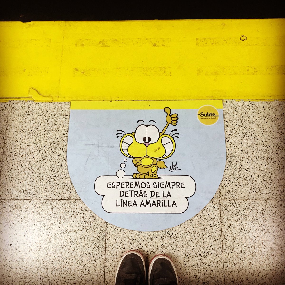 travelercircle_'s tweet photo. I just love this signs!!! 😻 #Gaturro is a popular character in our country, made it by #nik a cartoonist.
👉🏼 Now is giving us a nice advise 🙊
#cartoon #subway #underground #travel #travelandlife #travelawesome #pictureoftheday #niceadvice #mindthegap #adviceoftheday https://t.co/g1DmZ0xhna