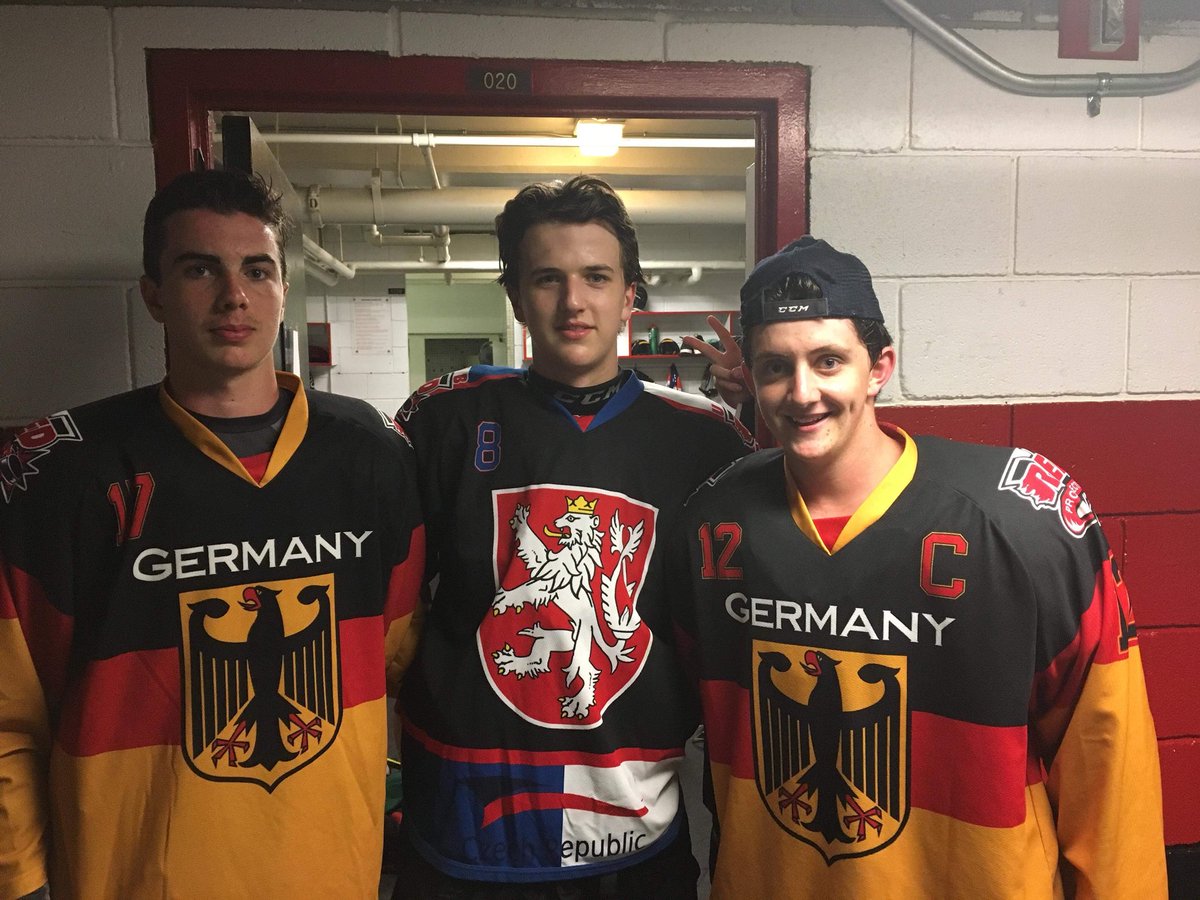 CBWestIslanders's tweet photo. Isles boys Neil Heavy, @oceanicrimouski prospect Jack Morris, and Matty Raike at the @UNBHockey advanced camps in Fredericton. #Prospects https://t.co/Fw9TA9vLr0