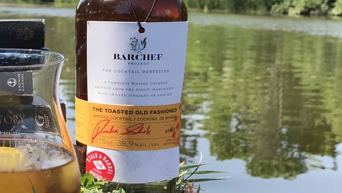Summertime means leisure reading and casual sipping. And you don't have to skimp on quality with <a href="/BarchefProject/">BARCHEF Project</a> bottled Old-Fashioned made with <a href="/StalkandBarrel/">Stalk & Barrel</a> Red Blend Canadian whisky. Yummers!   canadianwhisky.org/news-views/bar…