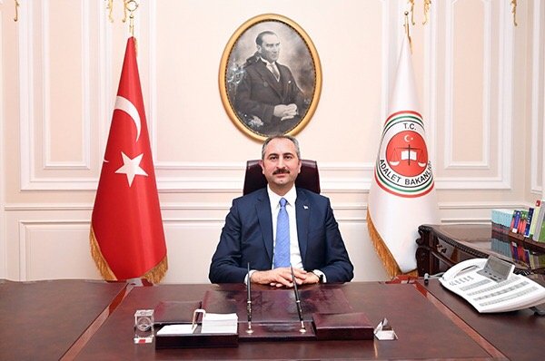 ahmet_uzer27's tweet photo. Adalet Bakanımız @abdulhamitgul 'ü tebrik ediyorum. Ülkemize hayırlı olsun.. https://t.co/D70HyF8n5w