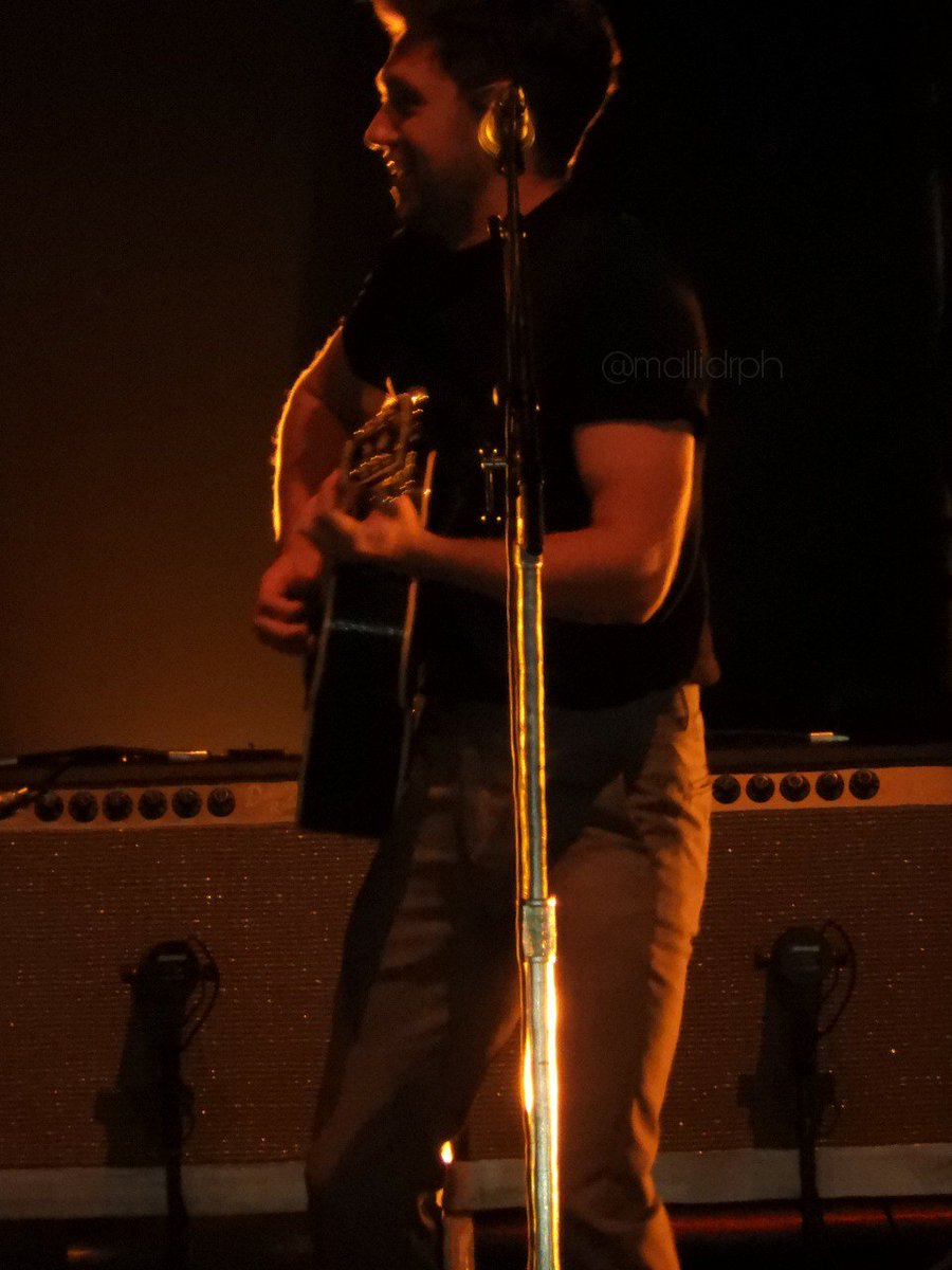 lxuistrong_'s tweet photo. #FlickerWorldTourBuenosAires https://t.co/GO4holSxxd