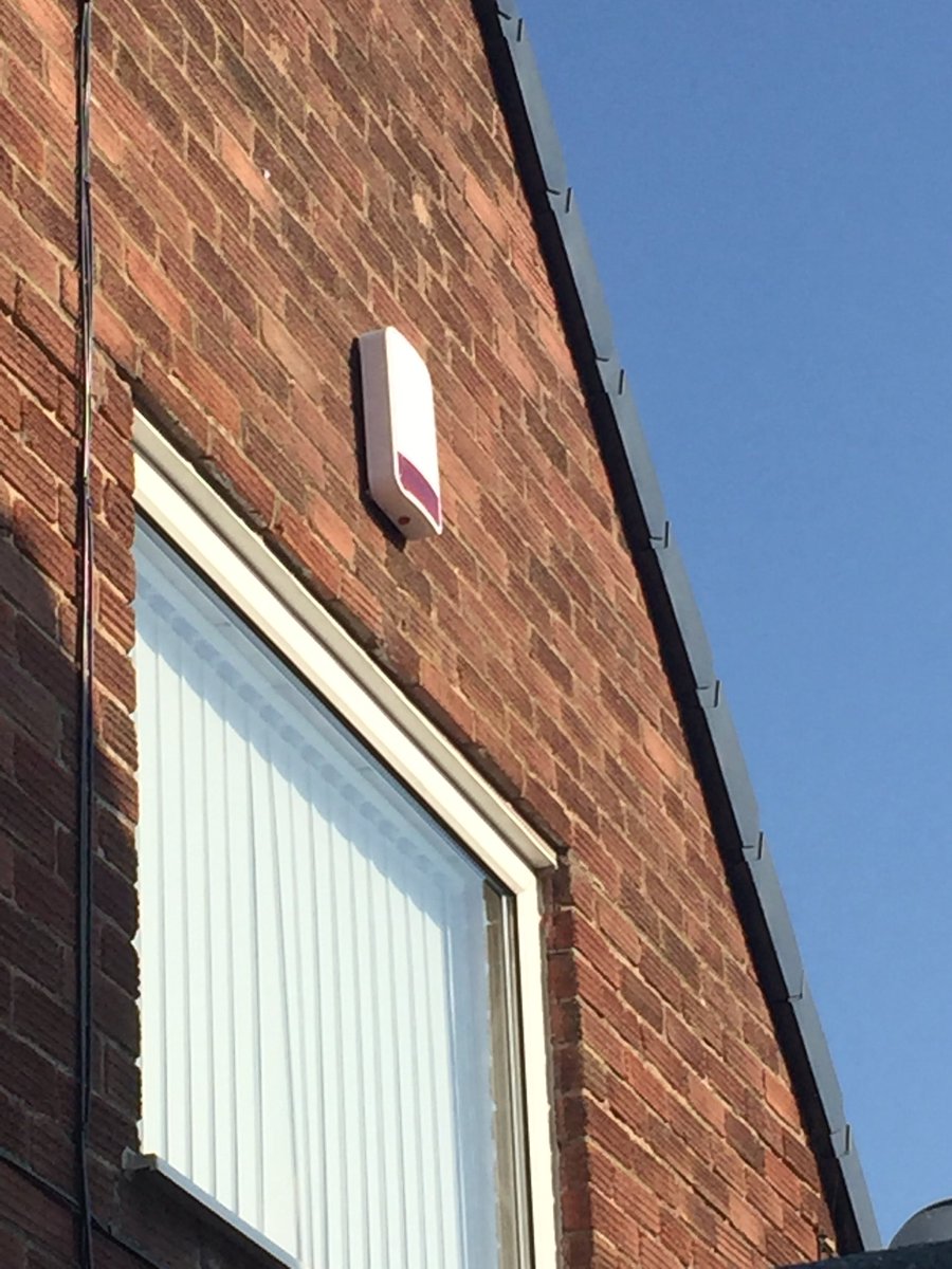 HjsLtd's tweet photo. @StHelensHour popular these last few weeks have been wireless Intruder alarm systems and 4 camera 1080 HD CCTV systems. Keep the trouble makers/thieves away  #security #localelectrician #StHelensHour #sthelens https://t.co/mgB4bERcNv
