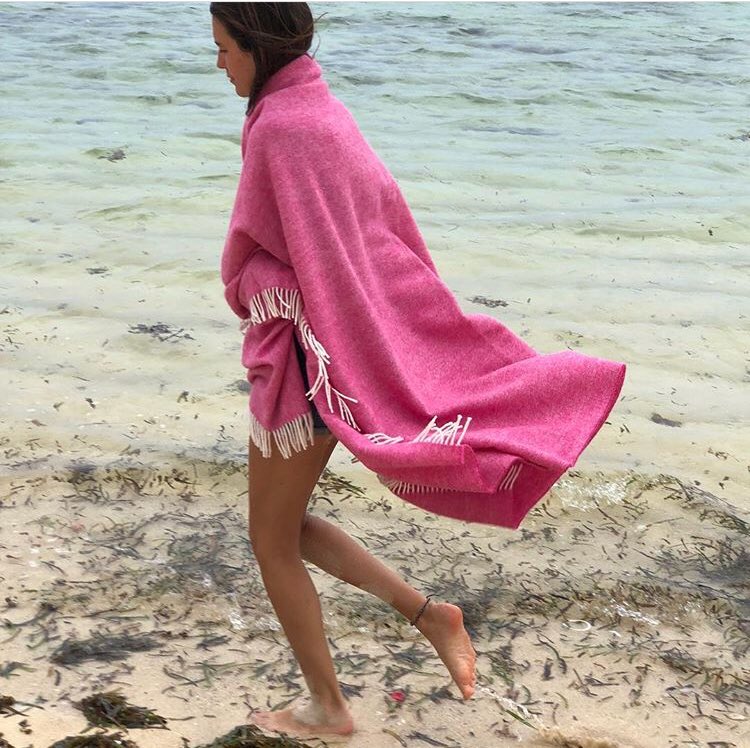 Lanotta_BE's tweet photo. Keep it pink peeps 😊💕

#saveouroceans #zeroplastic #sustainablefashion #kenya #lovewool #campaignforwool #thoughtfulliving #lanotta https://t.co/OLvfW1ap7J