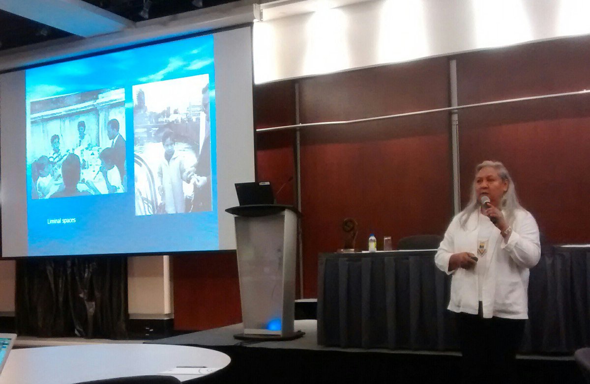 ICAR_adoption's tweet photo. Ce matin: Raven Sinclair s'est confiée sur son histoire d'adoption et a parlé du système de placement d'enfants autochtones au Canada.

This morning: Raven Sinclair shared her own adoption story and talked about the placement of Aboriginal children in Canada’s 1960s. https://t.co/51M5xRGO1u