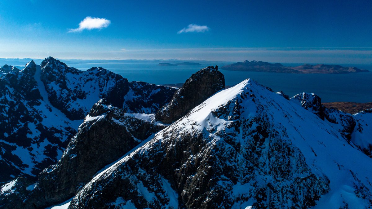 drones2infinity's tweet photo. What a hike this was! #dji #dronephotograhy #infinitydronesolutions #skye #cuillins #Munros #scotland #mountains #drone https://t.co/4PXdKr3thq