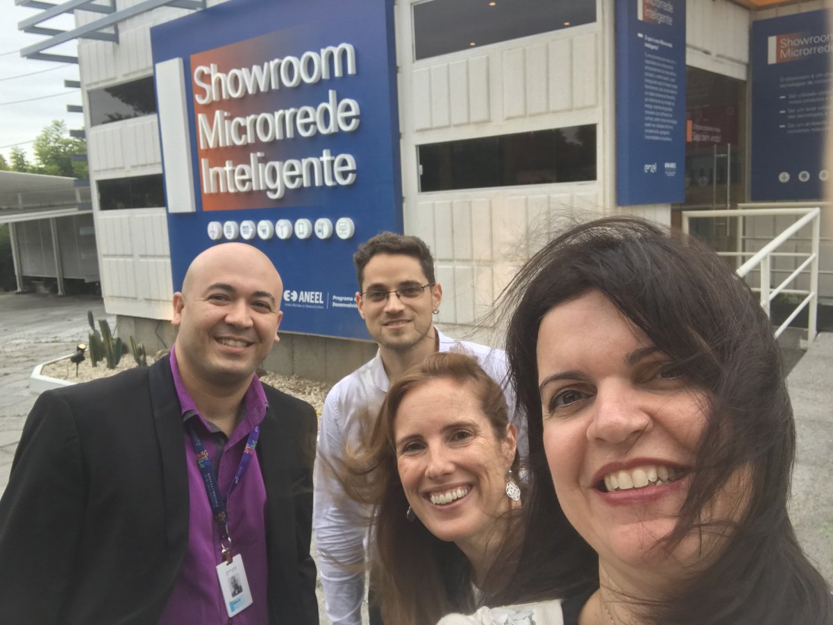 EvyCoul's tweet photo. Muito obrigada @EnelBrasil ex- @coelce pela reunião. Que bom saber que os preparativos para o #SENDI2018 e o Hackaton em #Fortaleza 🇧🇷 vão bem. O Canadá 🇨🇦 estará lá! Parabéns também pelo projeto de microrrede inteligente e pelo Centro de Controle #inovação #energiaeléctrica https://t.co/6FTamsu2Vn