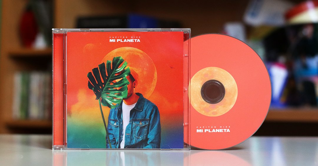_CapitanMike_'s tweet photo. ¡Ya está aquí! Orgulloso del resultado y de la personas que lo han hecho posible.
📀 Consigue el tuyo por 8€!
#capitanmike #disco #cdcover #cd #MiPlaneta #Madrid #pop #Spain #songwriter #producer #Music #EP #Spotify #iTunes #trend #picofday #orange #summer #verano #topic https://t.co/5UML50XyIk