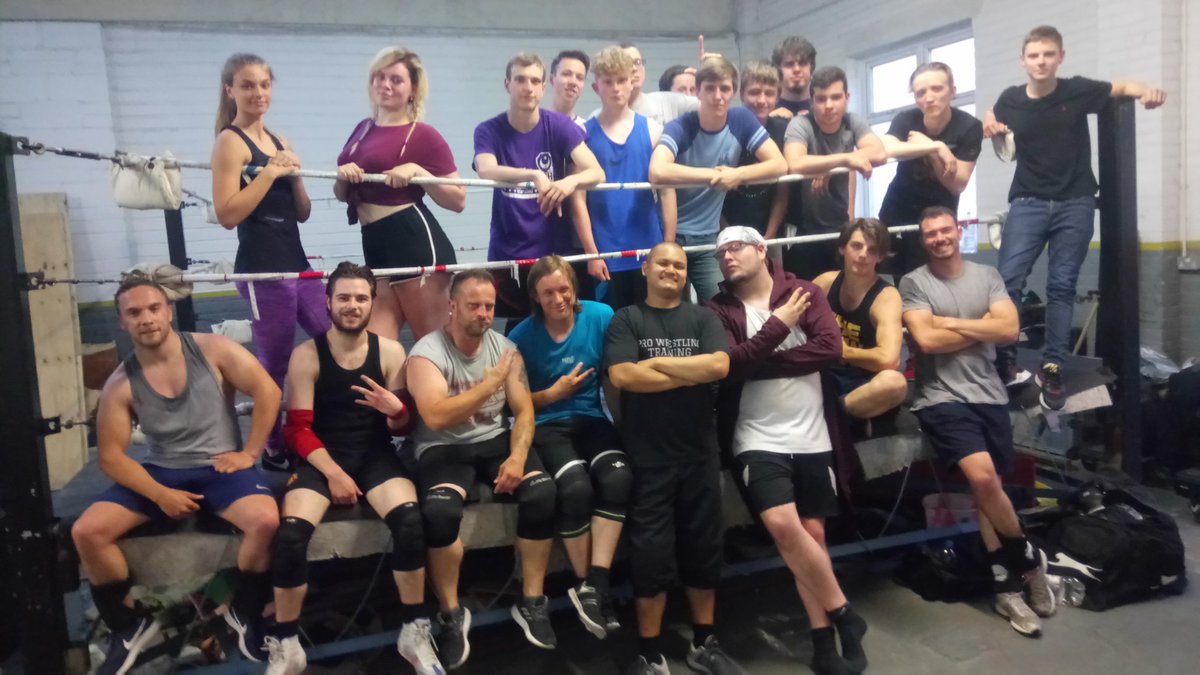 Another packed out <a href="/RevProUK/">Revolution Pro</a> Beginner's session tonight 🎉 They all impressed me very much with their strikes and intensity! Huge thanks to the talented <a href="/supercontender/">Super Contender</a> for his kind help!