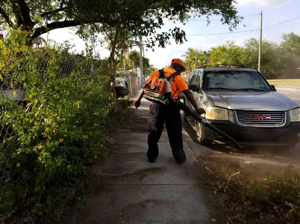 CityofMiami's tweet photo. The weekly Community Cleanup continues this Wednesday 7/11 at 8:30AM. The meeting location will be across from 65 NE 27th Street. Join us to #KeepMiamiBeautiful! #Miami #SafeCity https://t.co/zI5PengTbe