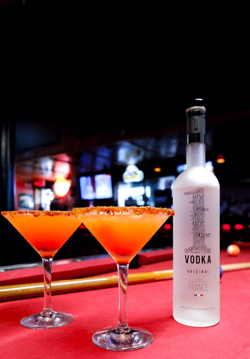 one_vodka's tweet photo. Watermelon Martini, anyone? @OTTavernDallas is now carrying One Vodka for your responsible enjoyment! https://t.co/glbp6kBsTZ
