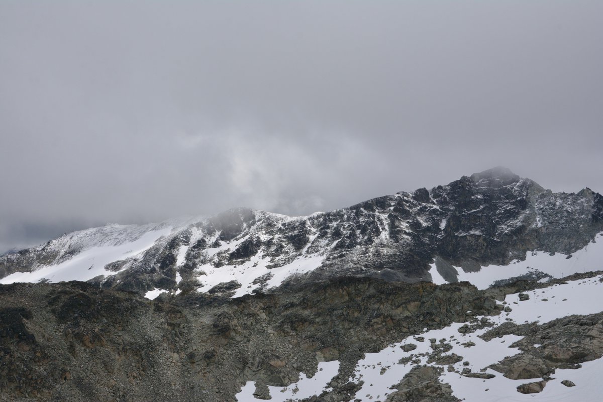 carolineterree's tweet photo. New Photos: Whistler, "Summits" (June 2018) https://t.co/iLnZjTGQtp -- Freezing cold, fog, low clouds... Mesmerising, eerie... Truly magical. 🍁 @Whistlerblckcmb @GoWhistler #OnlyInWhistler #Whistler #Blackcomb #WhistlerBlackcomb https://t.co/xrCyPvWZvb https://t.co/3HjZlSq3OO
