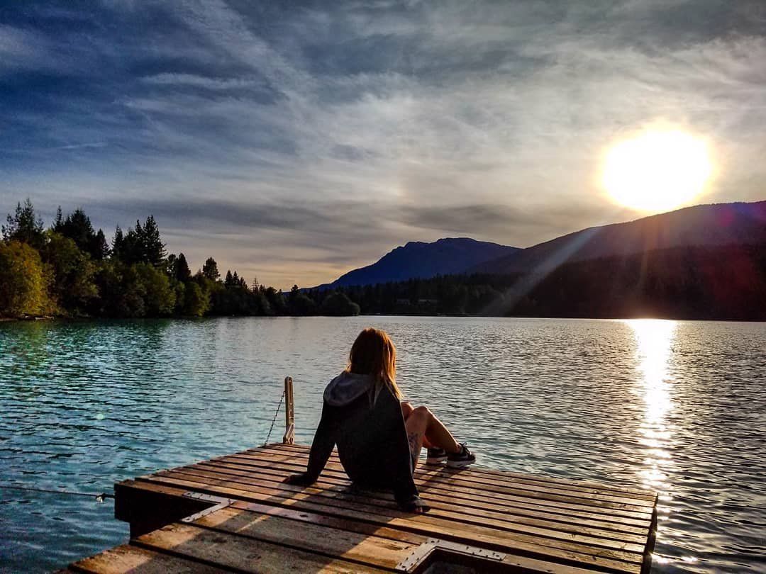 GoWhistler's tweet image. Did you know that Whistler is home to five lakes? Relax at the end of a hot day by lounging lakeside. &amp;gt; bit.ly/2yJiASC

Photo: instagram.com/sonnparis
