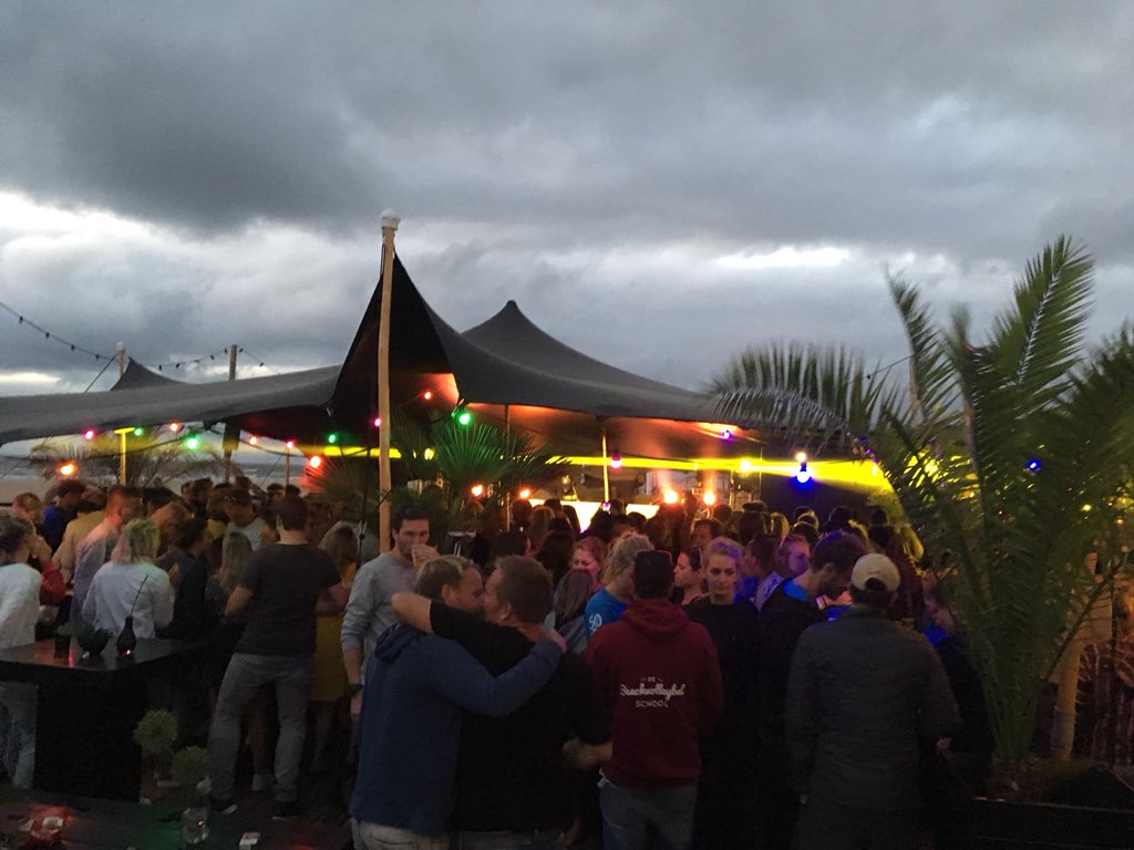 EventBrancheNL's tweet photo. DJ Jean sluit #BBBQ18 af in stijl in Scheveningen @DJJeanMusic @ATBookings #grootfeest https://t.co/GIVb6ZZCZ5