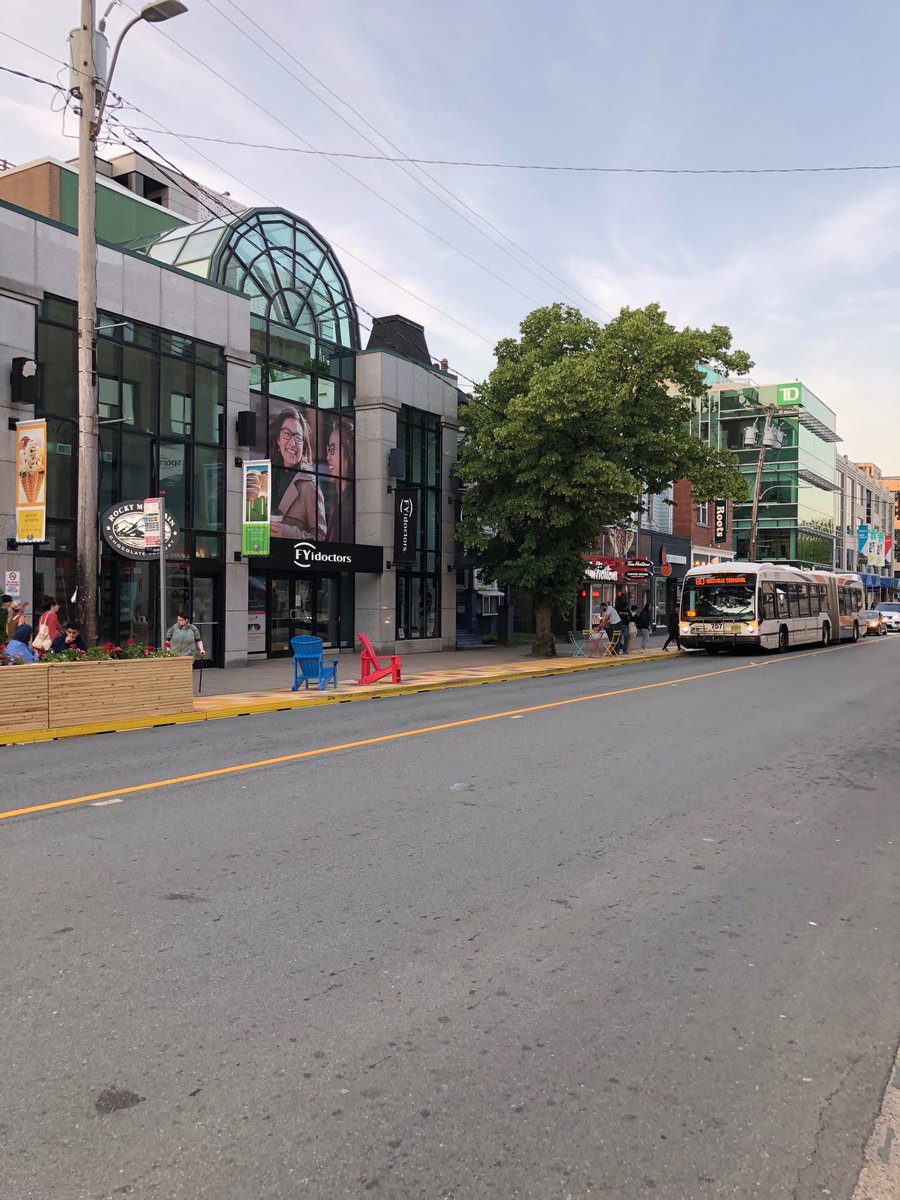great aspects! 1)widen sidewalk 2)provide seating 3)make it colourful; 4)experiment with urban design

bad aspects! 1)eliminate bus stop here, next stops only half block away
2)don’t use long articulated buses, especially 6pm Sunday 3)design for bike safety (overlooked here)