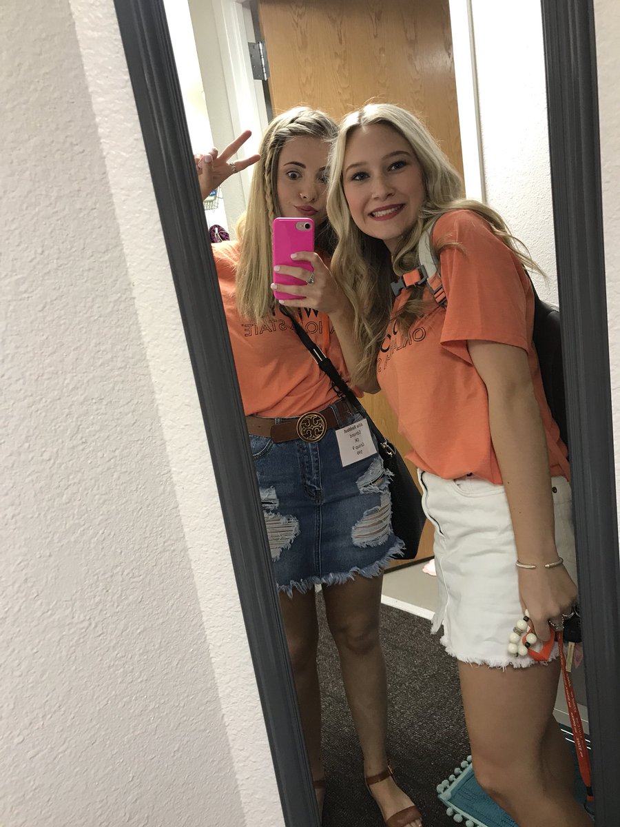 alliereddout's tweet photo. Happy 20th to my fun lovin roomie!!! Love and miss you so so much❤️❤️ https://t.co/vfa0J2flbz