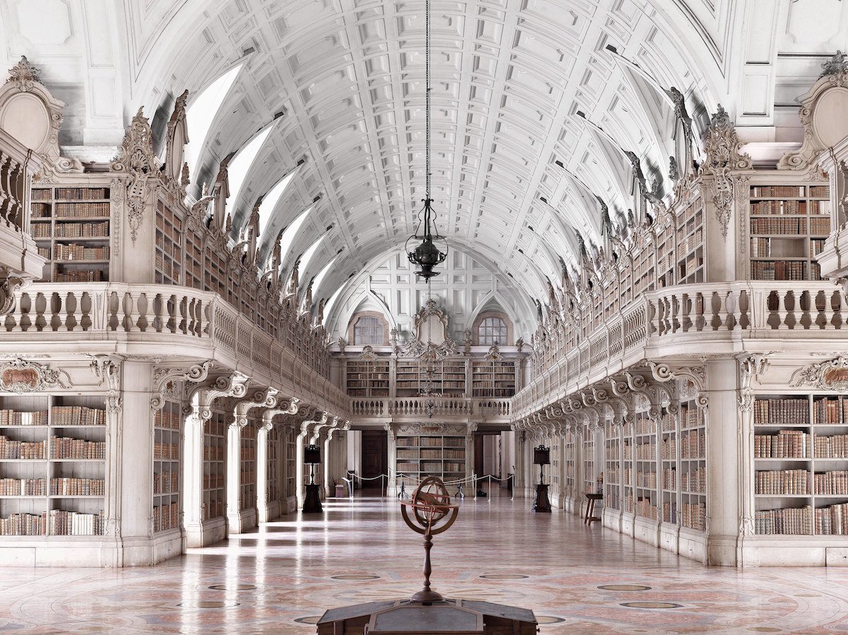 ArchDigest's tweet photo. Massimo Listri opens the door to some of the world's most beautiful libraries: https://t.co/45hZpkKEzN https://t.co/AAFzFtOKNi
