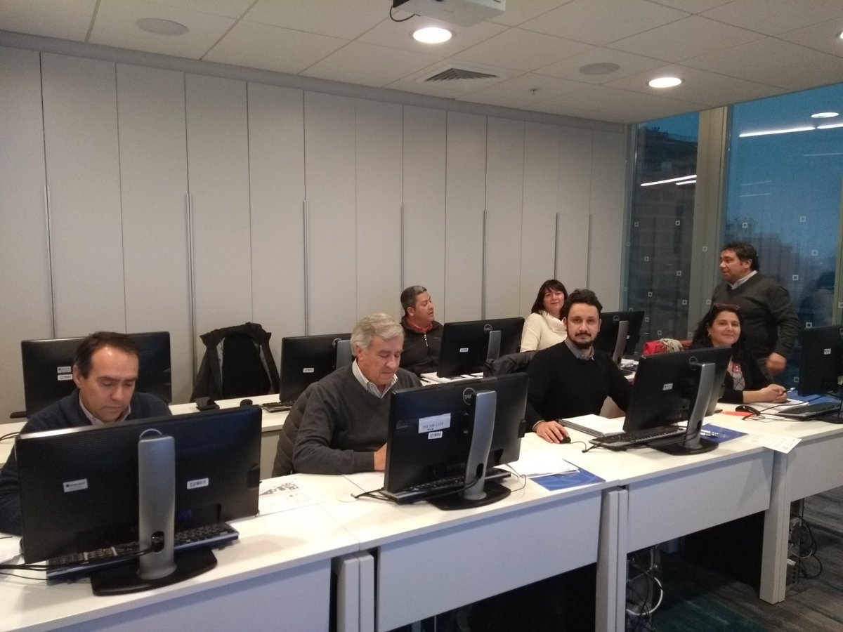 EsriChile's tweet photo. Profesionales de la Jefatura SIG de Modelos Matemáticos de Aguas Andinas participaron en el curso Migrando desde ArcMap a ArcGIS Pro, realizado el 4 y 5 de julio en Esri Chile Training. https://t.co/9bXlTdhGRC