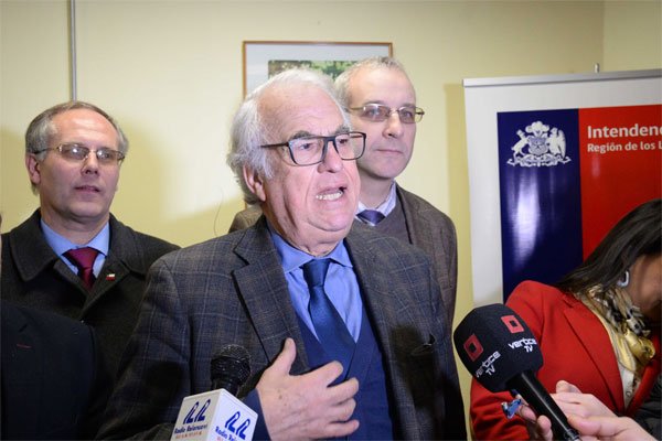 Intendencia de Los Lagos advierte posible pérdida de la concesión de Marine Harvest por fuga de salmones goo.gl/AuNyry