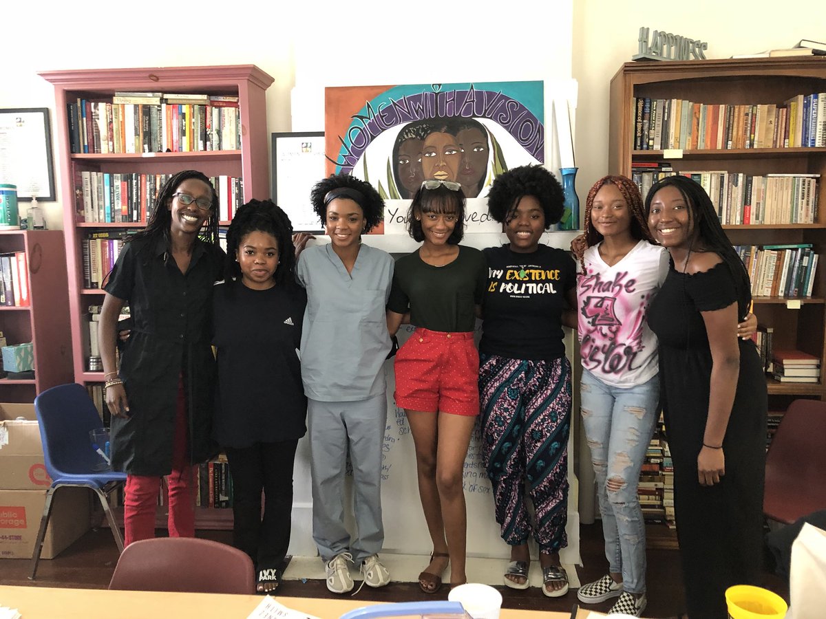 WWAVinc's tweet photo. Special shoutout today to Shante (2nd from the left) , a youth in #YWWAV for leading her first Comprehensive Sex Ed and #ReproductiveJustice workshop ! We’re gearing up to do community workshops this fall, stay tuned ! #YWWAV #WWAV #MyExistenceIsPolitical https://t.co/4RzqpbKntC