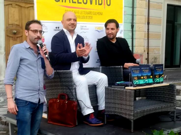 giallovidio's tweet photo. Siamo ai saluti finali. Grazie a tutti! #giallovidio #festivalletterario #libri #sulmona #romanzi #gialli #noir #thriller #leggere #letture #biblioteca #booklover #book #books https://t.co/4fvxiVxMf6