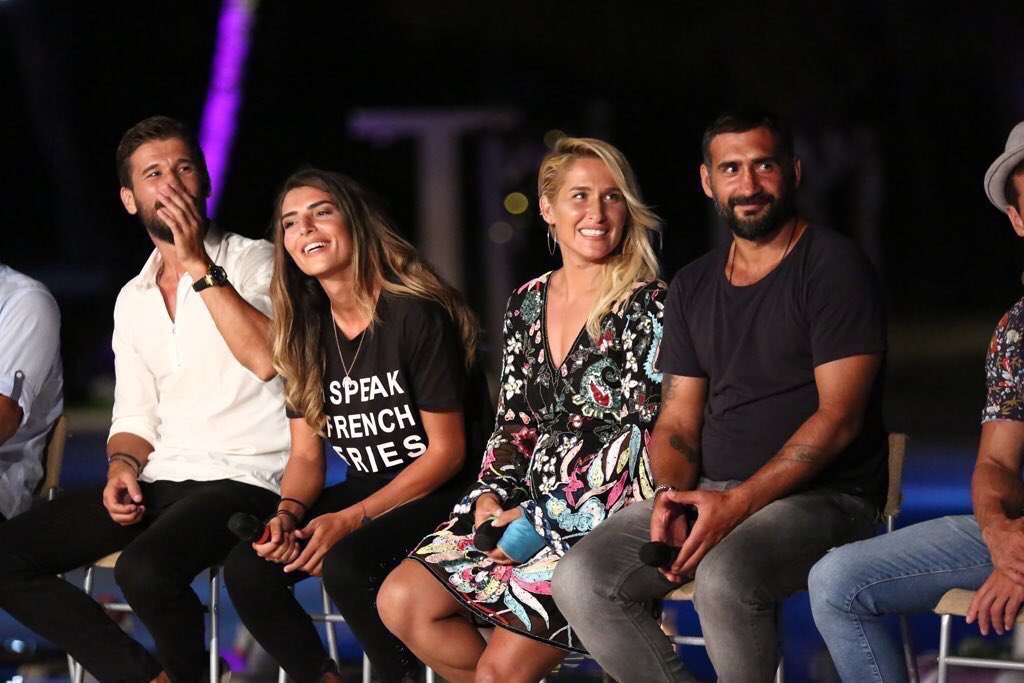 En sevdiğim iki foto hepsi kendi dalında en iyisi, milli gururlarımız 🇹🇷 Artık bu dörtlünün buluşma vakti gelmedi mi ❤️❤️❤️❤️ <a href="/MerveAydin90/">Merve Aydın</a> <a href="/adem_kilicci/">Adem Kılıçcı</a> <a href="/semaaydemir1985/">Sema Aydemir</a> <a href="/ukaran1976/">Ümit Karan</a> 
#AdmerSemÜm #akfc #mafc #safc #ukfc