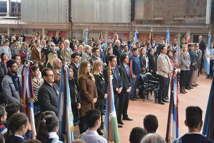 Emotivo acto en conmemoración a la independencia de nuestra querida Nación.