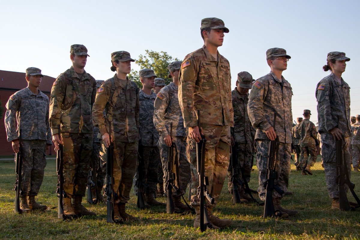 ArmyROTC's tweet image. &quot;I believe that we will win!&quot; Yesterday, Cadets from A Co. and B Co. in 2nd Regt., Basic Camp participated in Drill &amp;amp; Ceremony Competition. Check out more photos here: bit.ly/2ufvJT2

Photos by KirstyAnn Cole
#armyrotc #armyrotccst #cadetcommand