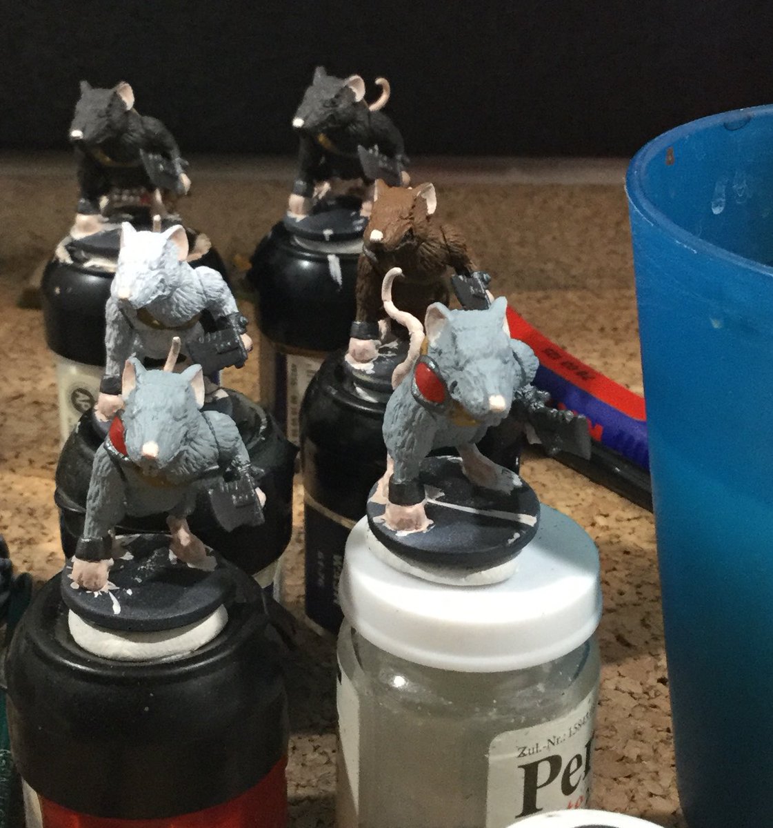 JensW2604's tweet photo. Da werd ich doch rattig! Grundfarben sind drauf und irgendwie waren das mehr Details als ich angenommen hatte... #Malathon2018 #malathon18 #MakeTabletopGreatAgain https://t.co/wXfqeLqWnJ