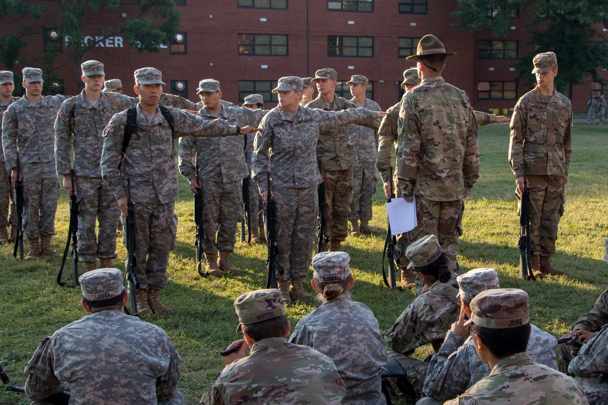 ArmyROTC's tweet image. &quot;I believe that we will win!&quot; Yesterday, Cadets from A Co. and B Co. in 2nd Regt., Basic Camp participated in Drill &amp;amp; Ceremony Competition. Check out more photos here: bit.ly/2ufvJT2

Photos by KirstyAnn Cole
#armyrotc #armyrotccst #cadetcommand