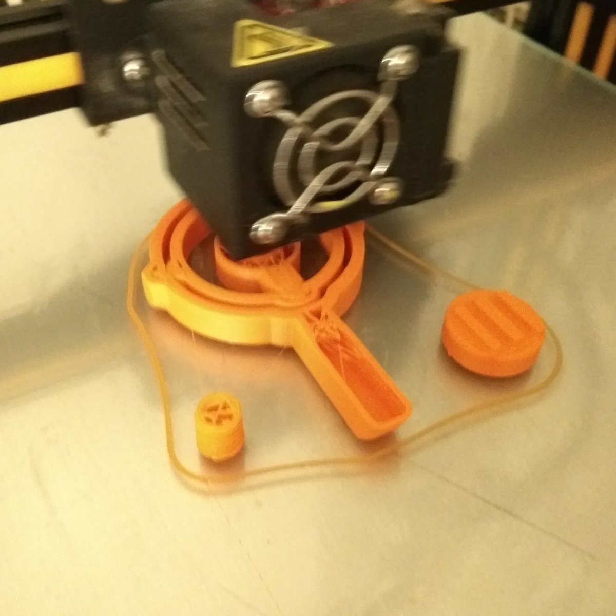 Bugman_140's tweet image. Trying out an idea for a 3D printed Steady Cam. Print is underway. Fingers crossed 🤔
#3dprinting 
#PracticalPrinting