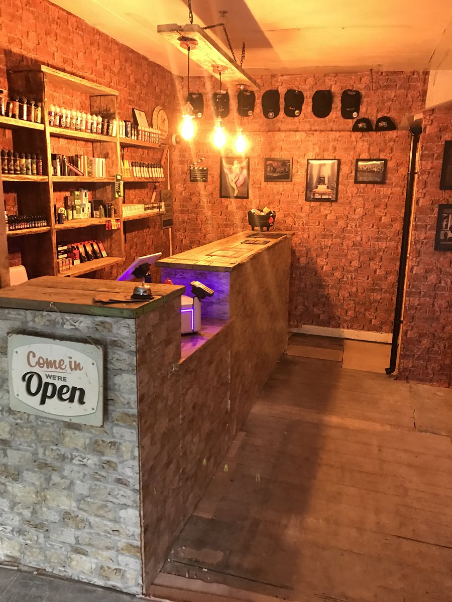 That’s one room done 👍🏽check out the outside bog with drainpipe and lot 😂😂 start the second room after shop closes tomorrow been along week or so ready for a beer and a chill