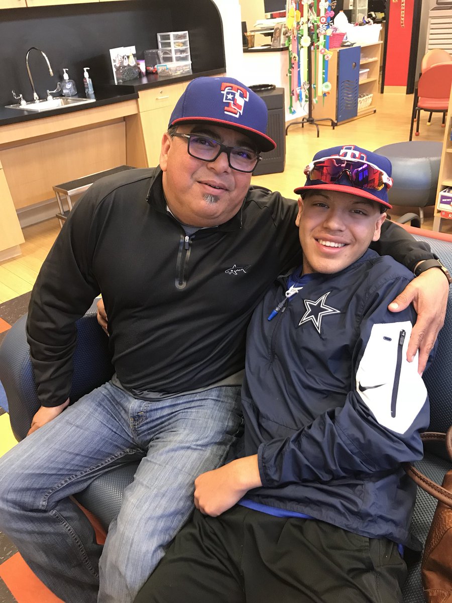 jrrivera1069's tweet photo. January 30th, 2018 I received the worst news of my life. 4 major rounds of chemo. 5 surgeries. Today as of July 9th, 2018, I am officially a cancer survivor. 

Thank you to anyone who reached out and helped by donating or sending prayers my way. 💜 #cancerfree https://t.co/FaoCQmzvGL