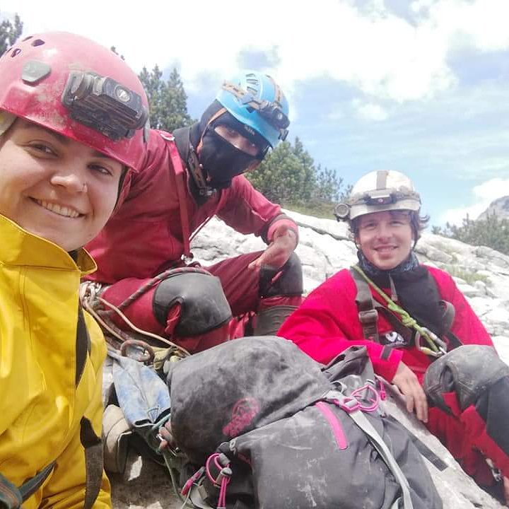 CUCC_Expo's tweet photo. Fischgesicht Höhle has been rigged with brand new @SpanSetLtd rope from @ukcaving today, leaving the cave ready at the #finalfrontier for an #Alpinestart tomorrow morning. This cave was found by cavers stumbling along the #Löserplateau last year and explored to over 150m deep. https://t.co/8xrkNo7CwU