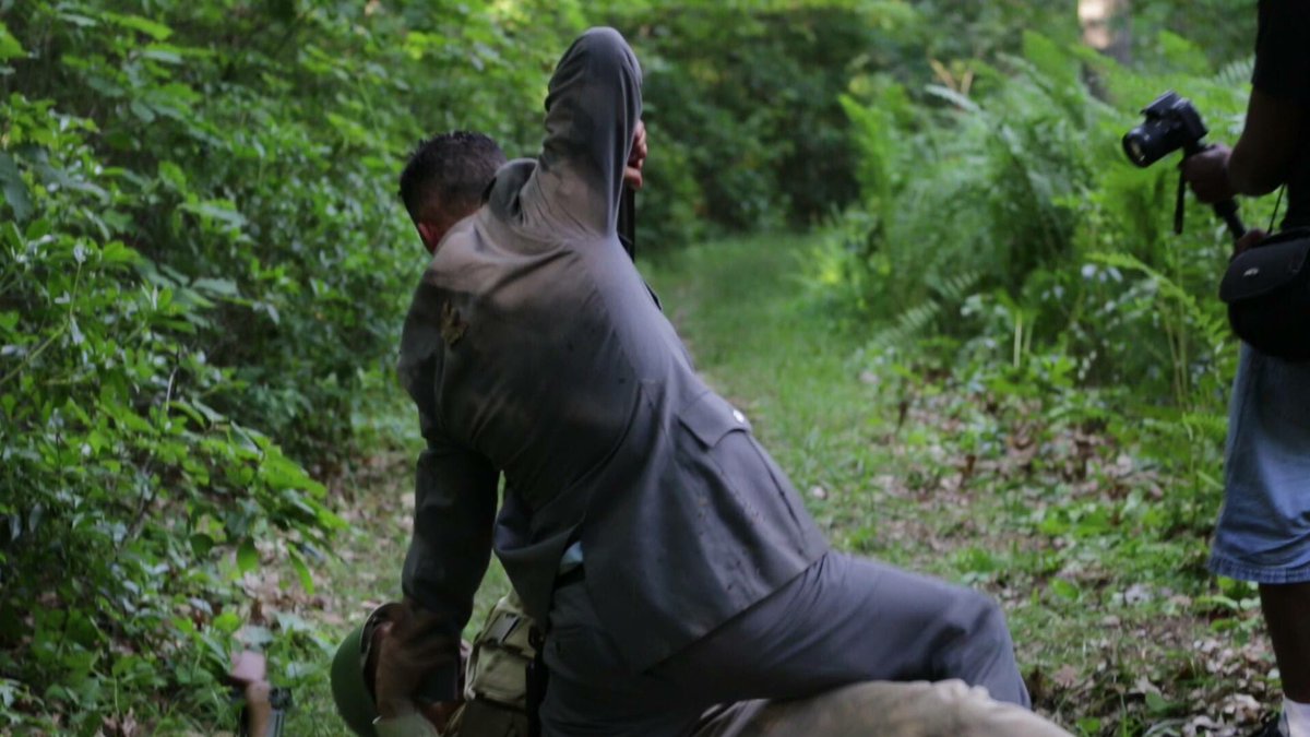 Scorpionkingct's tweet photo. One of my favorite scenes was the, “Fight.” Also love interacting with the cast. Follow us at https://t.co/qNeNyxD73N #fight #dagger #germans #usa #ww2 #gunshot #newenglandactor #struggle #monday #novel https://t.co/lP8c3ZFR4Y