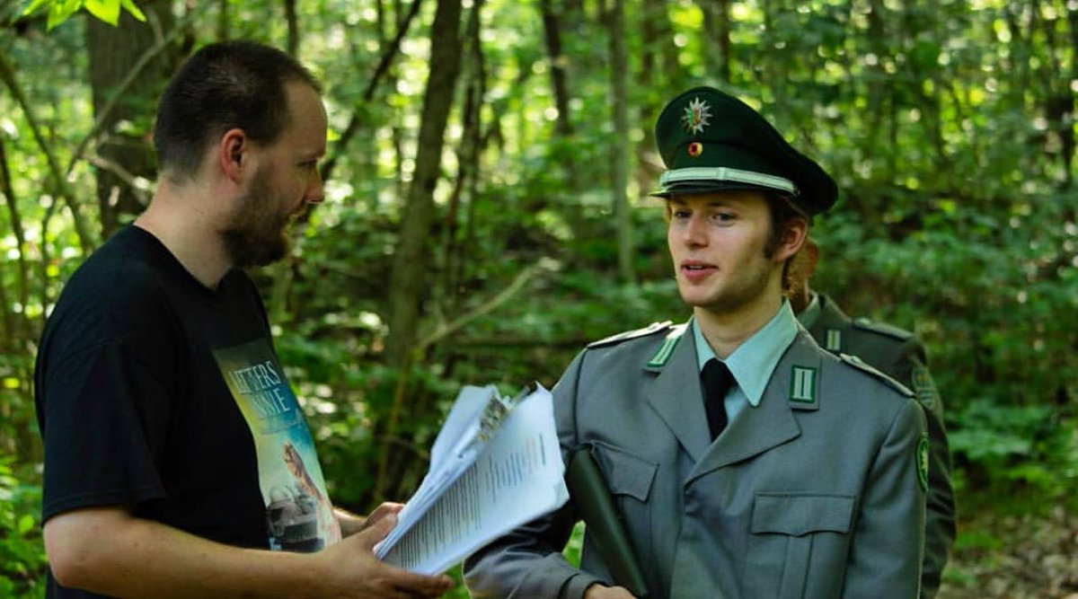Scorpionkingct's tweet photo. One of my favorite scenes was the, “Fight.” Also love interacting with the cast. Follow us at https://t.co/qNeNyxD73N #fight #dagger #germans #usa #ww2 #gunshot #newenglandactor #struggle #monday #novel https://t.co/lP8c3ZFR4Y