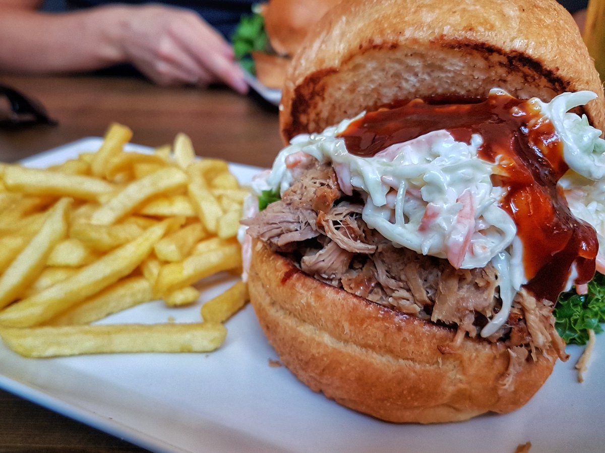 suhassudhish's tweet image. This is how we start rolling on a Monday! 😉

#anotherburgerjoint #burgermondays #pulledporkburger #burgerhousestuttgart #burgerstagram #insidebrandwatch