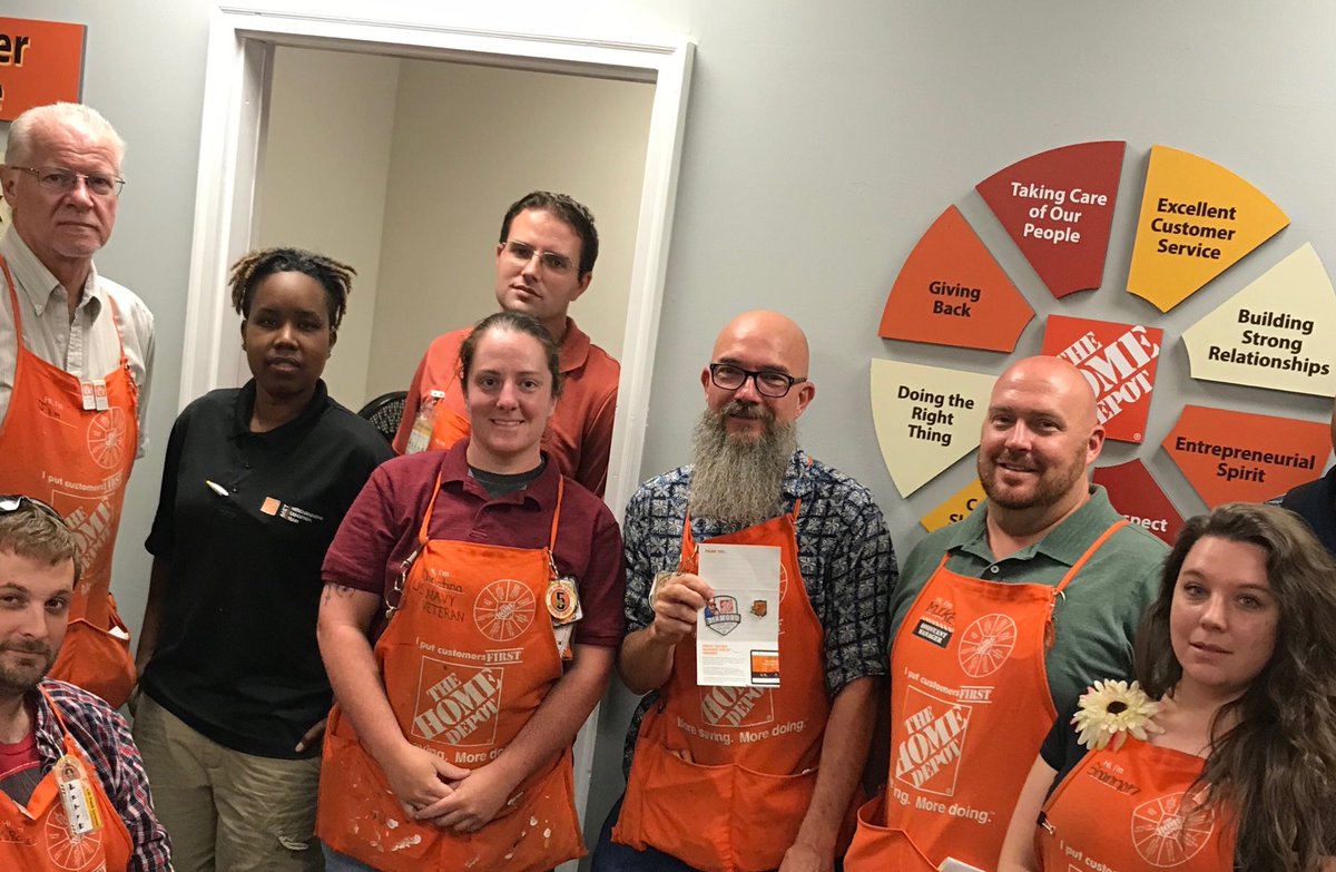 eric_tweddle's tweet photo. Congratulations to Larry Simpson at 3662 for receiving his Diamond Homer Award!!  Thank you for all your great customer service, dedication to your associates, and giving back to our community! You are awesome!! https://t.co/MBhA0Ua6iJ