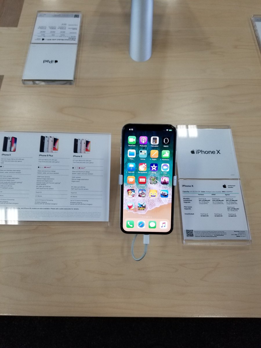 dlowe01's tweet photo. Customer upgrading to a new Sprint iphone X!!! @markjacksonKC5 https://t.co/yy15kqeUZ9