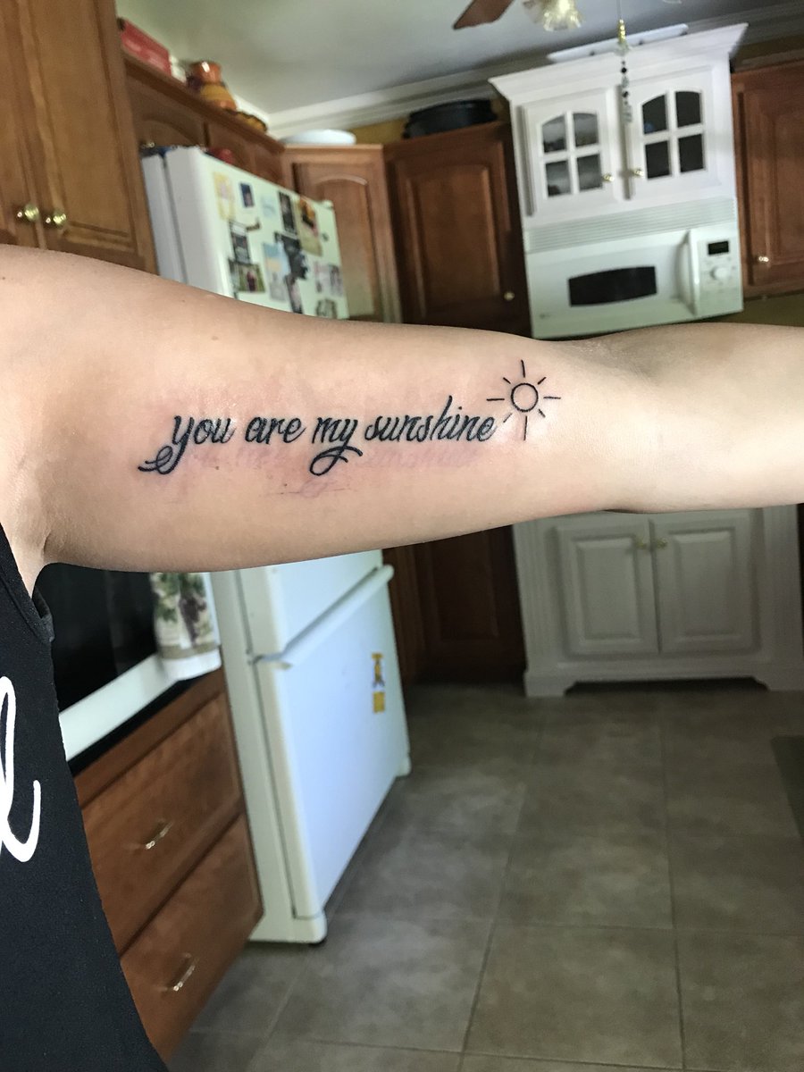 dietrich_27's tweet photo. Happy Birthday to Me!! In honor of My grandma who used to always sing this to us! #alwayswithme #missyou #youaremysunshine #tattoonumber2 #readyfornumber3 https://t.co/QMrkdT2yMP