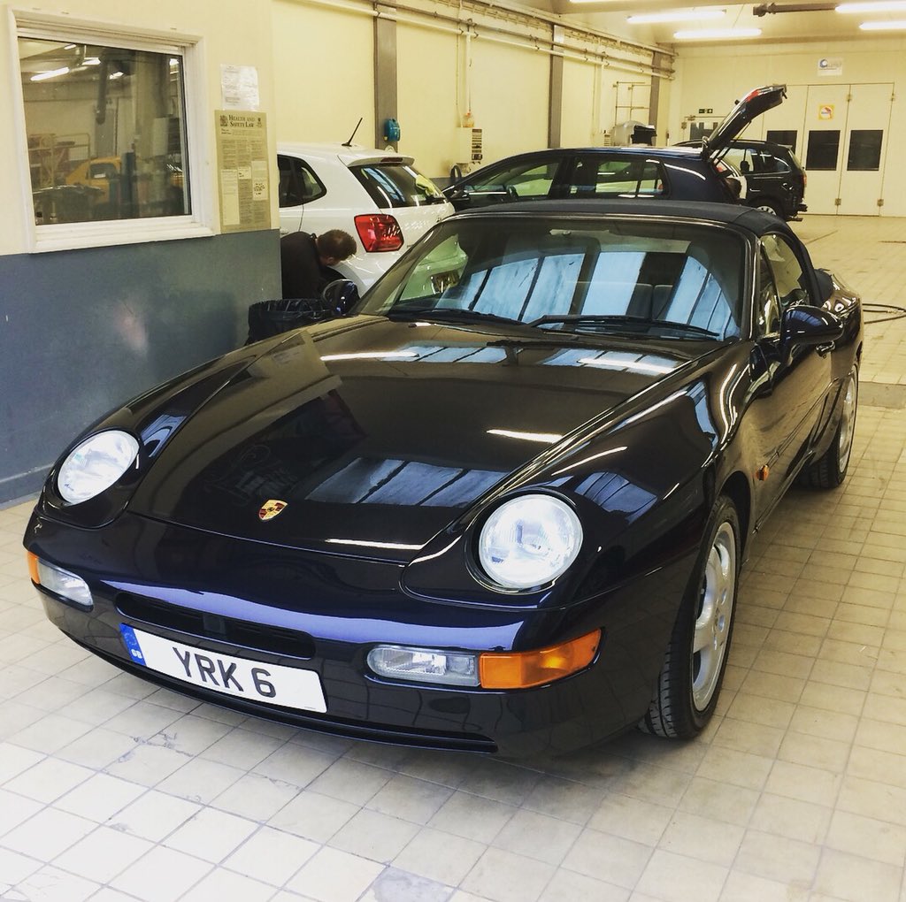 HighLoTime's tweet photo. This beauty has been with me for over 20 years. The rarely seen Porsche 968 Cabriolet 😎 #Porsche #Porsche968 #Porsche968Cabriolet #ClassicCar #ClassicCars #Omega #Chronostop #youngrichkids https://t.co/TOY10gUTsQ