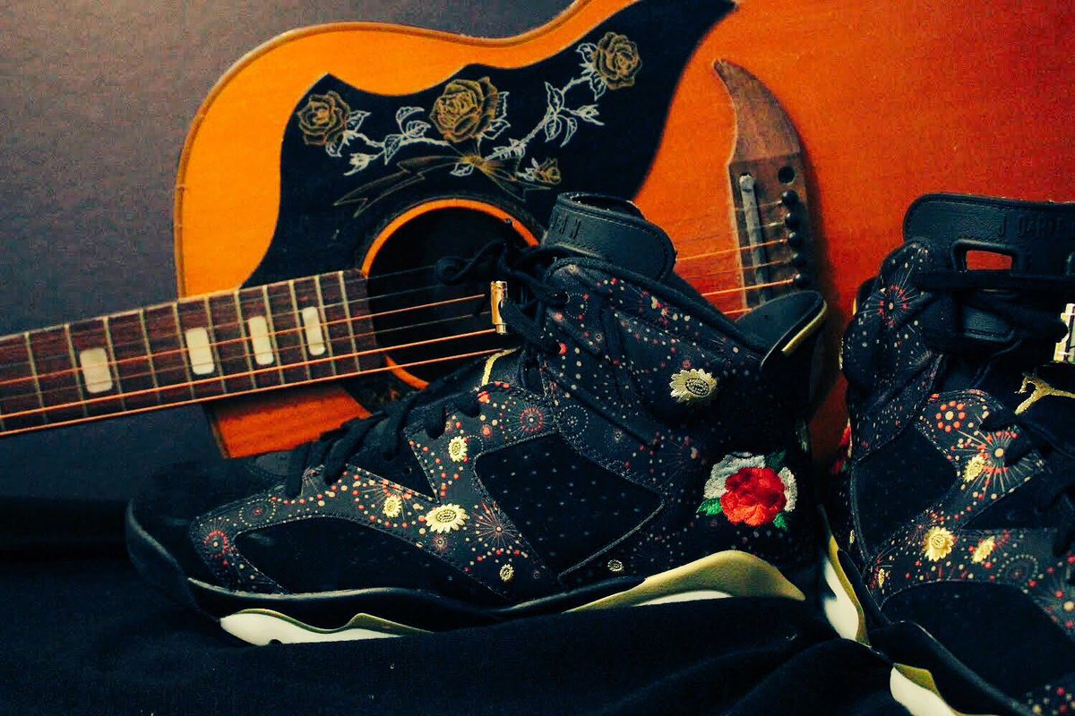 Onclaiborne's tweet photo. The Guitar 🎸 and The J's
@Jumpman23 #Marvel #LukeCage #DapWalk #NetFlix #ErnieVincentGuitar #Rose #Roses #ErnieVincent #London #Jumpman https://t.co/s1hIjZ4Ty4