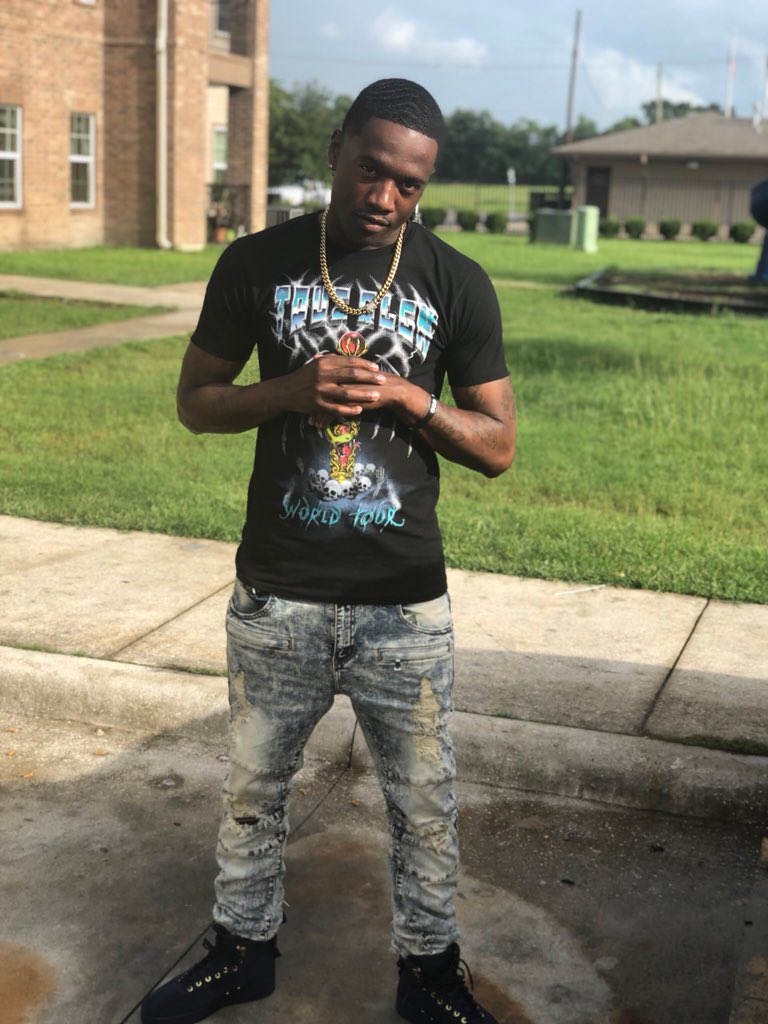 s4rollxn's tweet image. I made it to see 26 #AintItABlessing 💙🖤